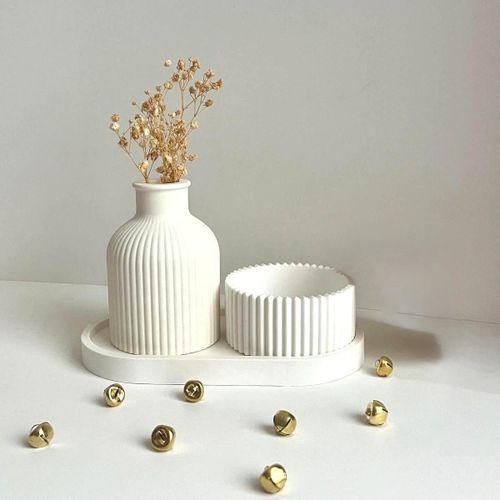 Vase 10