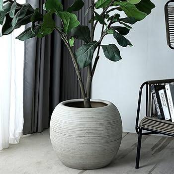 Vase 12