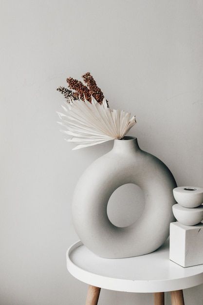 Vase 9